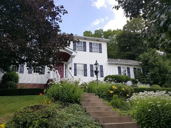 320 Hawthorne St, Canonsburg, PA 15317