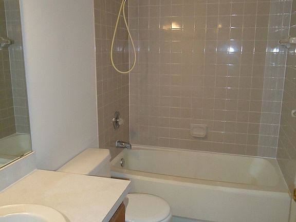 5th image of 614 Portland Ave APT 101