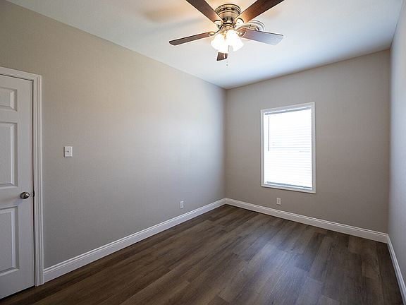 1746-RYAN-STREET-bedroom_08122025
