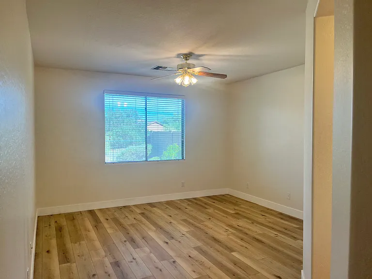 2413 W Lewis And Clark Trl — Photo 13