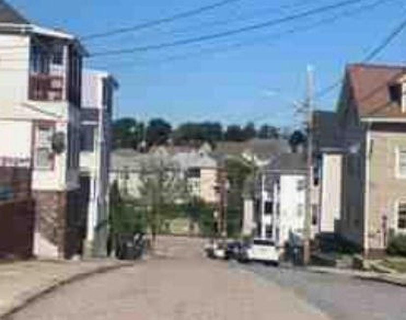 Exterior Neighborhood (street photo)