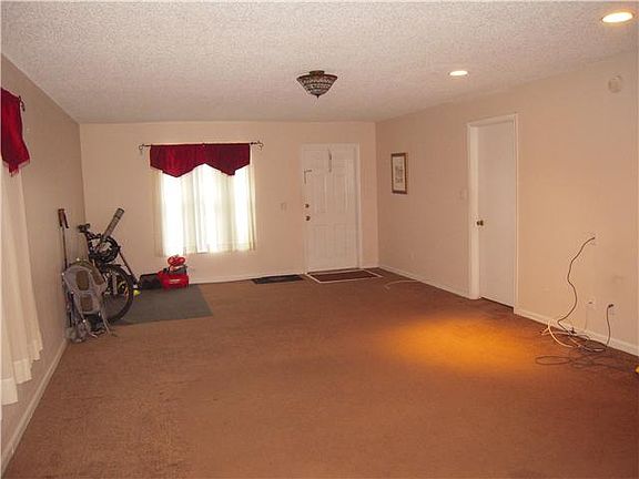 3rd image of 3777 Heather Dr E
