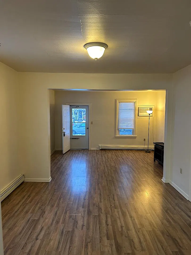 32 A Blaine Avenue - Blaine A — Photo 2