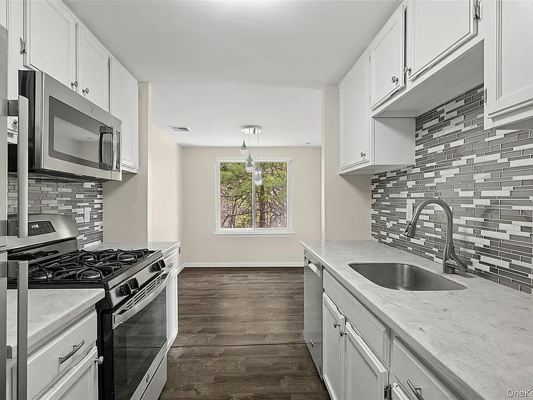 104 Birchwood Rd — Photo 8