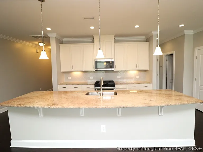 410 Boscawen Ln — Photo 5