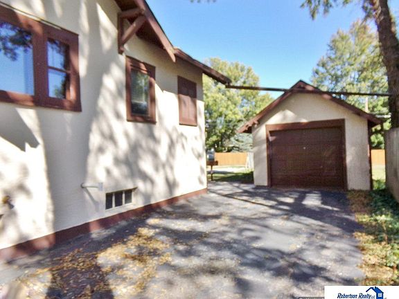 3rd image of 614 N 8th St