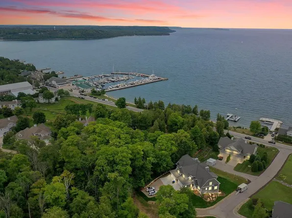 2273 Du Nord Ct #8, Sister Bay, WI 54234