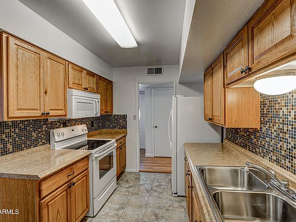 2nd image of 12215 N Lindsay Dr