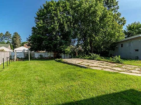 4th image of 203 Ogilby Rd