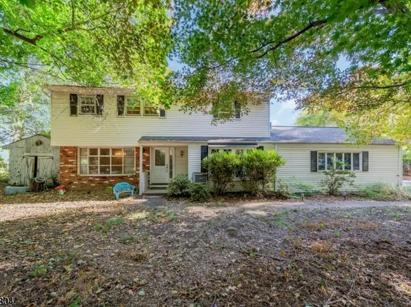 75 Cherokee Ave, Allendale Boro, NJ 07401