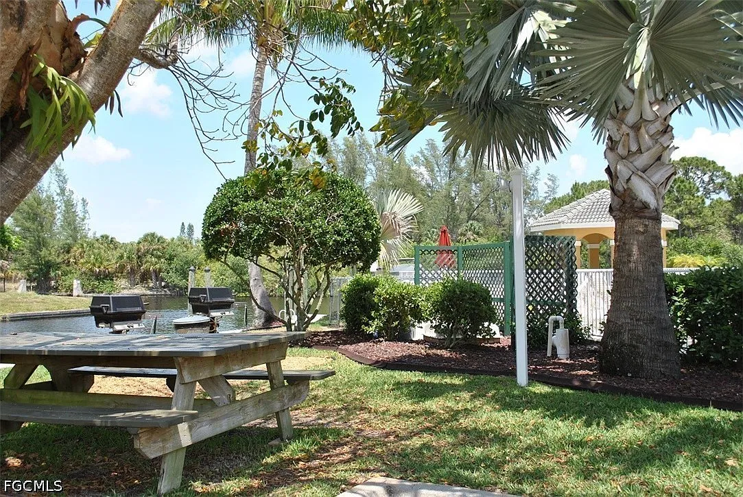 2 bed, 2.0 bath, 1226 sqft, $3,300 — Photo 3