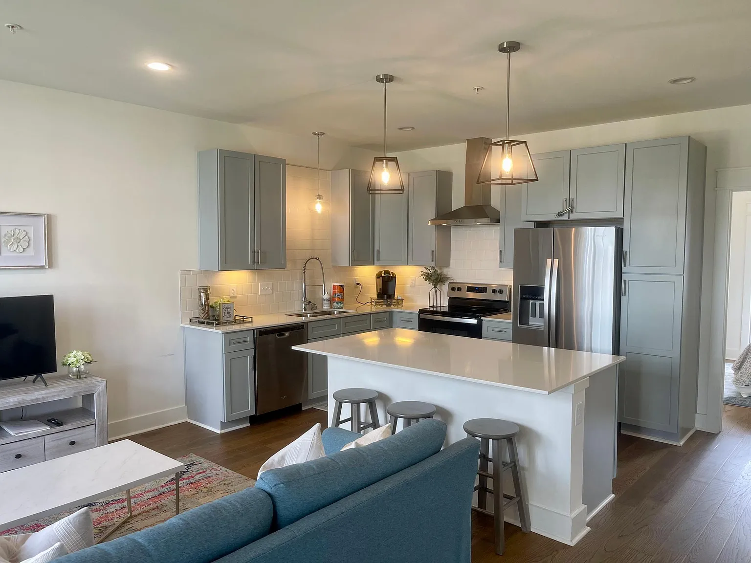 3 bed, 2.5 bath, 1257 sqft, $1,845 — Photo 2
