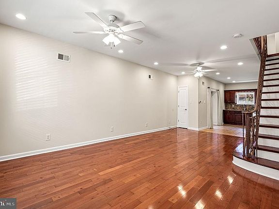 5th image of 2533 S Rosewood St