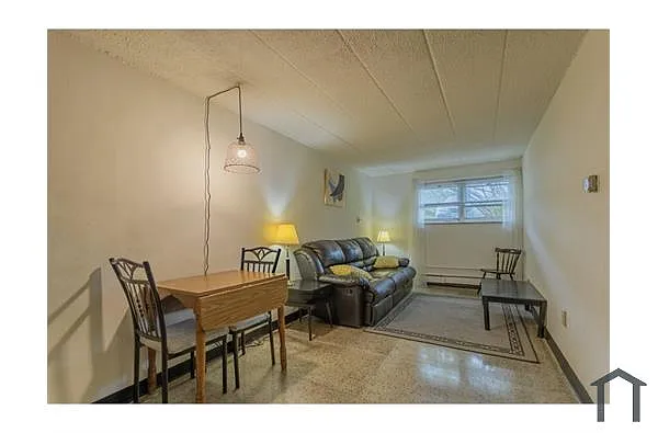 Building Photo - 2441 Holmes St #11