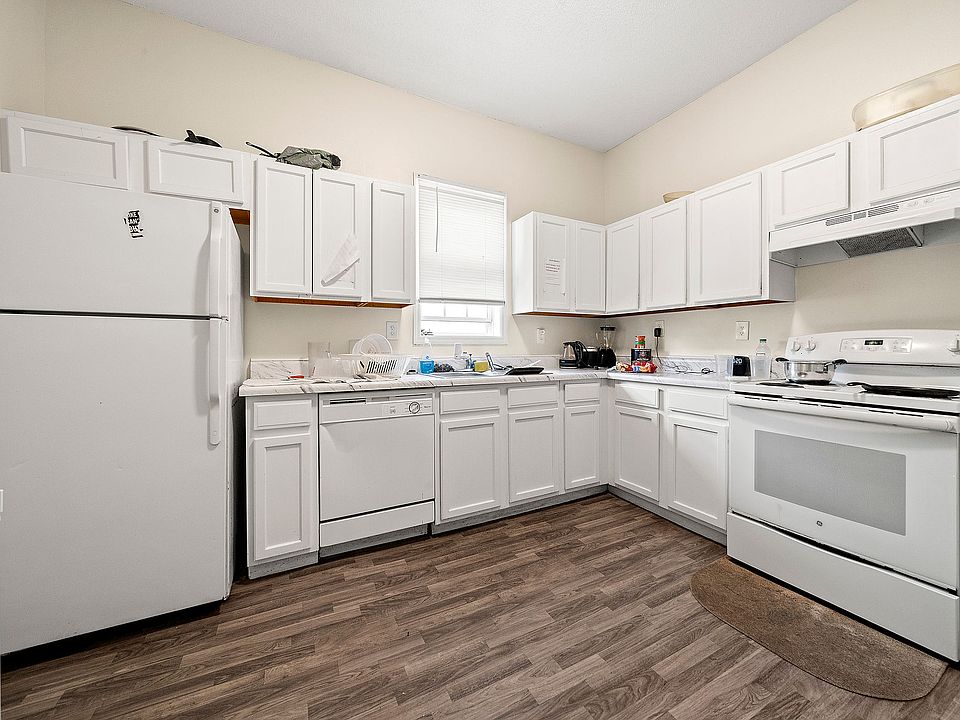 2nd image of 1007 Fair St SW