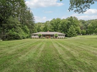 215 E Maitland Ln, New Castle, PA 16105