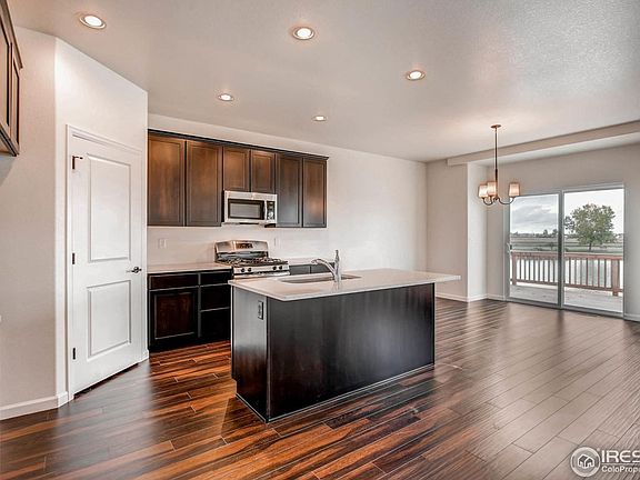 3rd image of 882 Settlers Dr