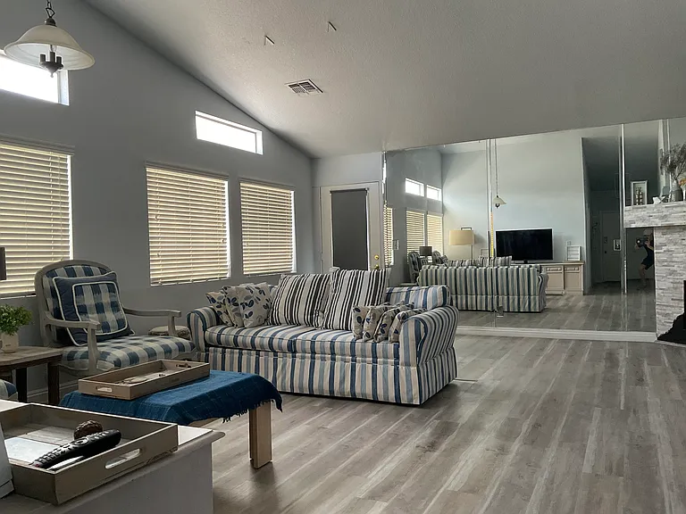 417 Cherry Meadows Ct — Photo 3