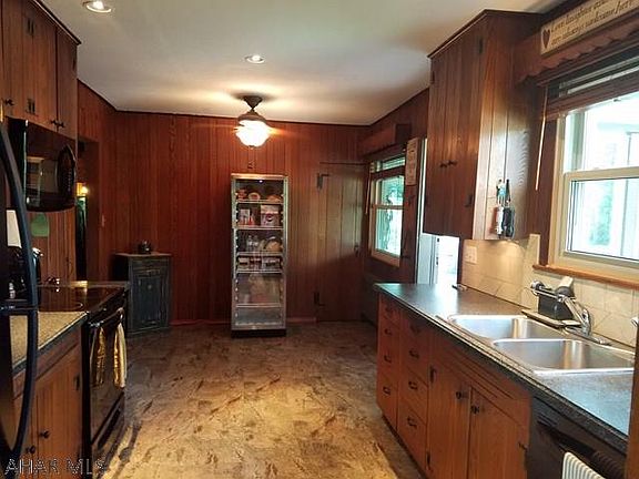 5th image of 124 Oakcrest Dr