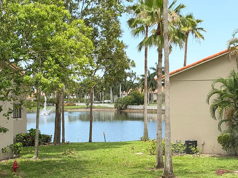 1541 Windorah Way #E — Photo 28