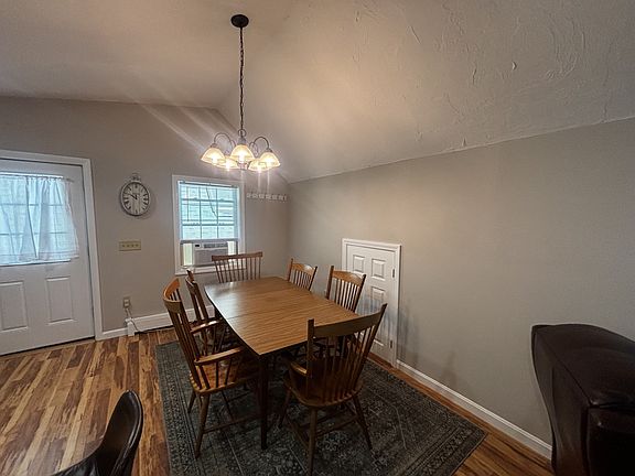 5th image of 25 Lang St #B