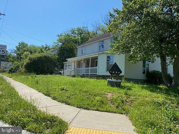 3rd image of 46443 Midway Dr