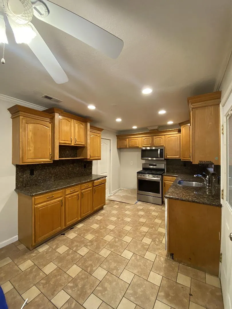 16277 Ashland Ave - 1 — Photo 3