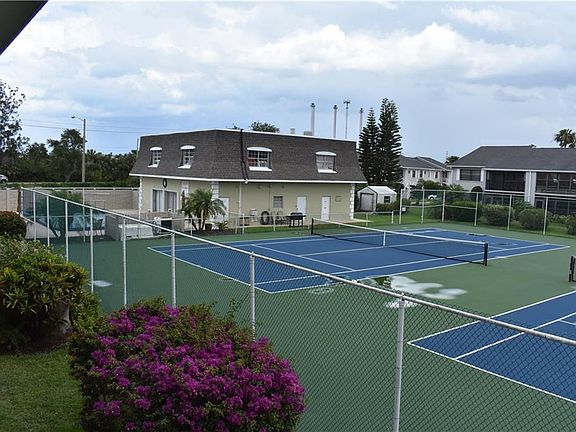 5th image of 1901 Indian River Blvd Unit 209