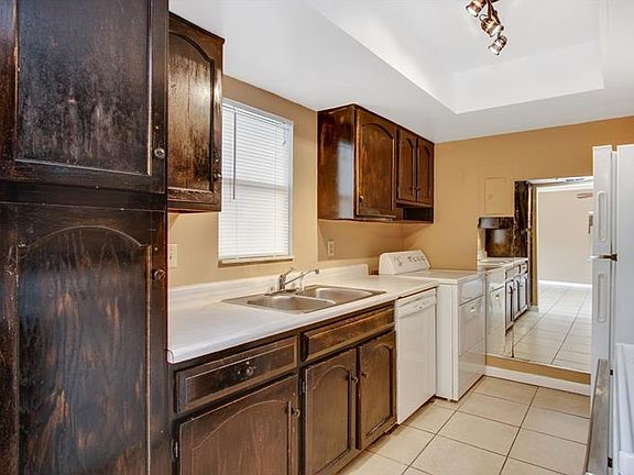5th image of 4331 Aqua Vista Dr #10