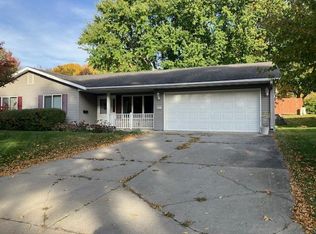 1608 4th St NE, Waseca, MN 56093