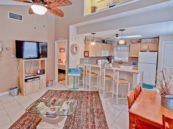 4th image of 124 E Bahama St #12