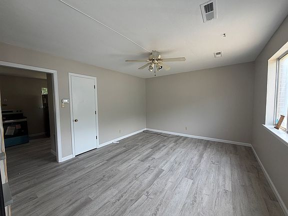 2nd image of 825 Kerns Ave SW #829