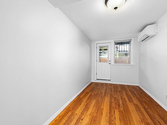 3rd image of 3232 32nd St #1