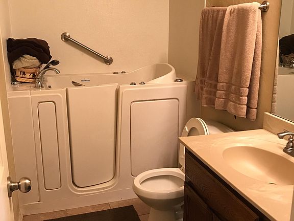 Hall Bath that has walk in tub