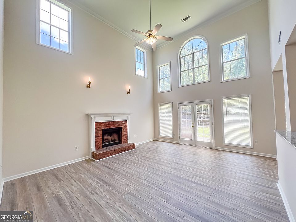 1st image of 140 Dearing Woods Way