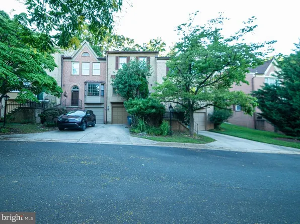 323 Lynn Manor Dr, Rockville, MD 20850