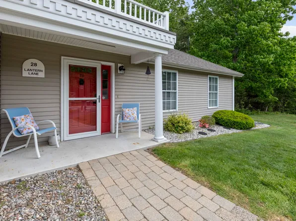 28 Lantern Lane, Kingston, NH 03848