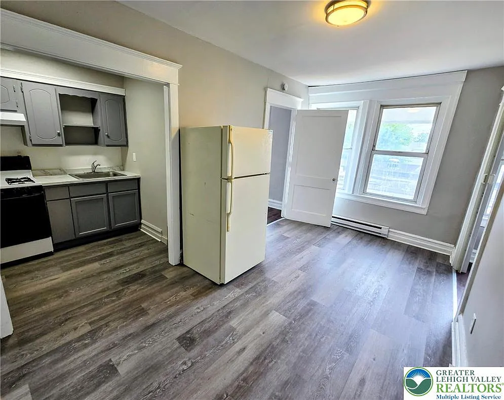 2 bed, 500 sqft, $1,450 — Photo 2