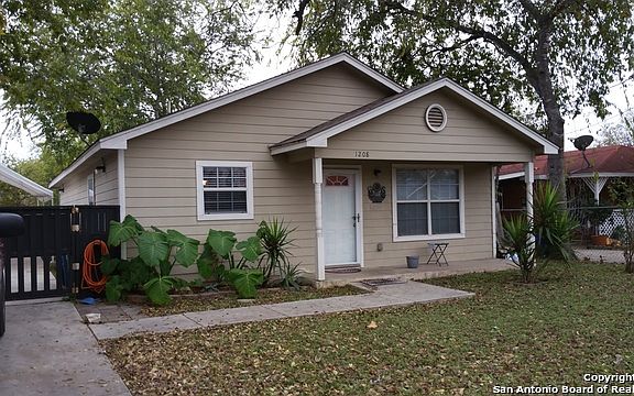 2nd image of 1208 Flanders Ave