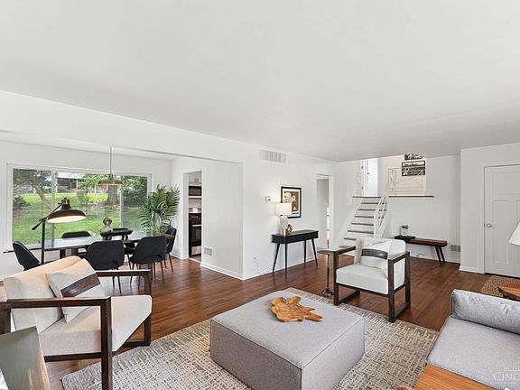 5th image of 5547 N Glen Ave