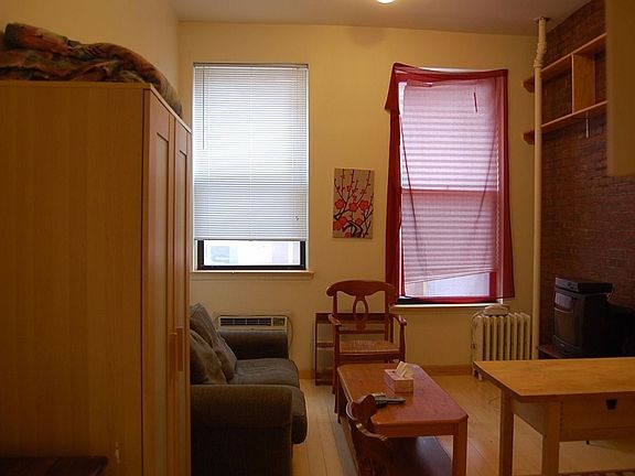 2nd image of 140 W 15th St APT 1B
