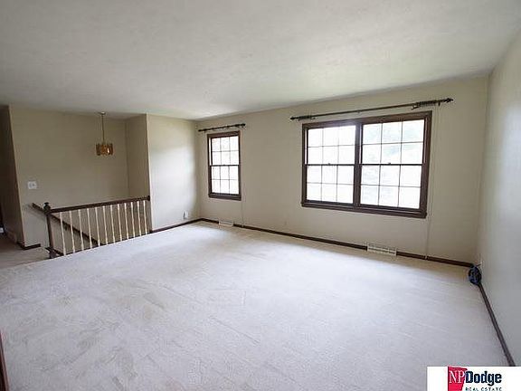 2nd image of 9382 North St