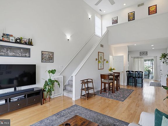 2nd image of 25 Lauras Way #27