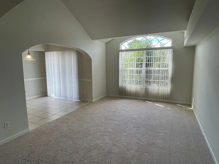 8221 N Annsbury Cir #10 — Photo 7