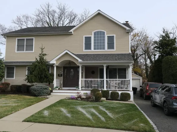347 Cedar Lane, East Meadow, NY 11554