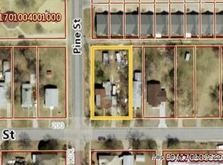 300 E 11th St, Newton, KS 67114
