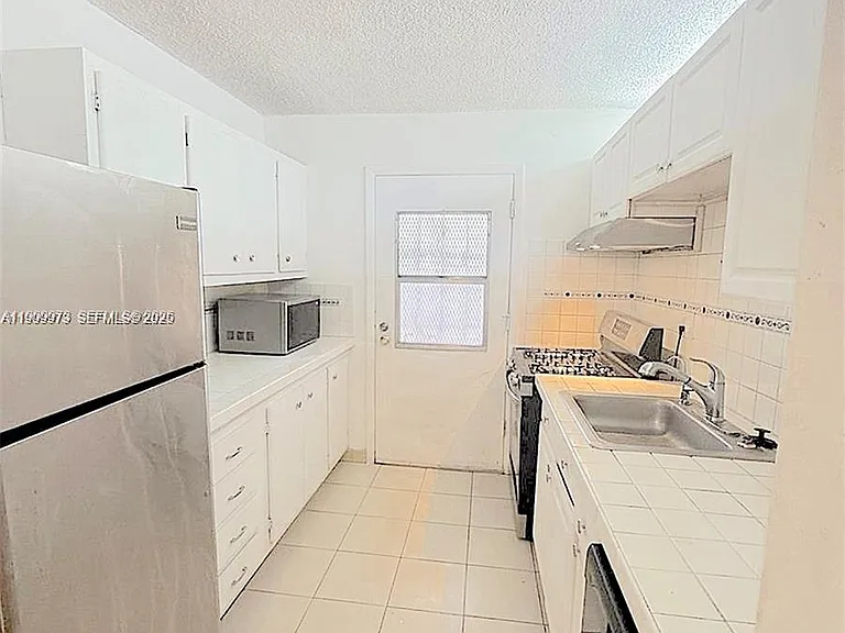 20120 NE 2nd Ave #W27 — Photo 6