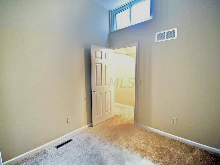 20 King Arthur Ct — Photo 17