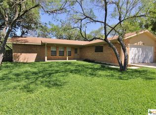 1645 Flaming Oak Dr, New Braunfels, TX 78132