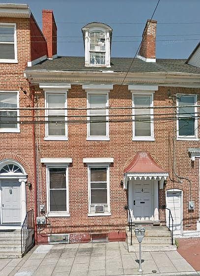 1st image of 135 S 2nd St APT 3